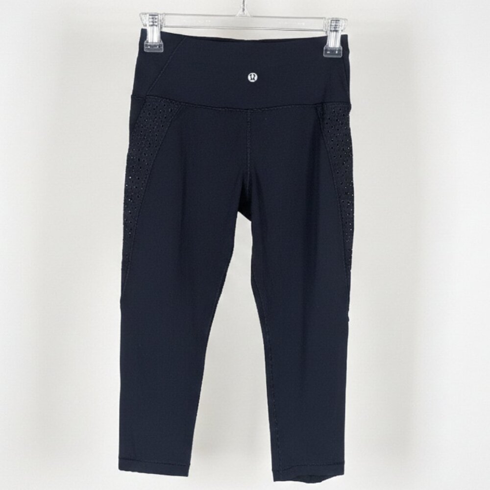 Essential Lululemon High-Rise Capri Performance Leggings